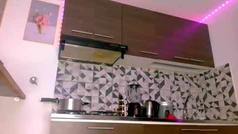 VANESSA BRETT online show from 02-24-25, 08:49