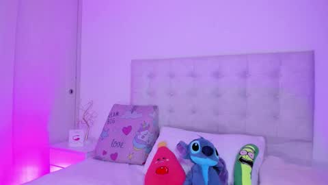 Snapshot of vanessa_cruz_18 chatting on 02-28-26, 09:16 Vane online show from 02-28-26, 09:16