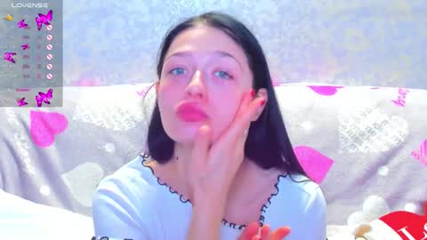 Snapshot of vanessa_florence chatting on 11-09-25, 01:37 RUSSIAN BARBIE BABE online show from 11-09-25, 01:37