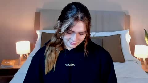 vanessa_foxyy online show from 06-04-26, 11:00