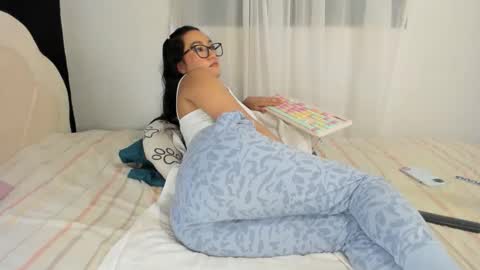 Vanessa online show from 12-05-25, 01:14