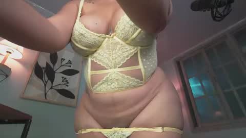 Snapshot of vanessa_novvoa chatting on 07-13-26, 11:29 Vanessa Novvoa online show from 07-13-26, 11:29