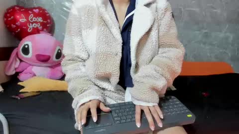 Snapshot of vanessaadol chatting on 02-15-25, 01:27 vanessaadol online show from 02-15-25, 01:27