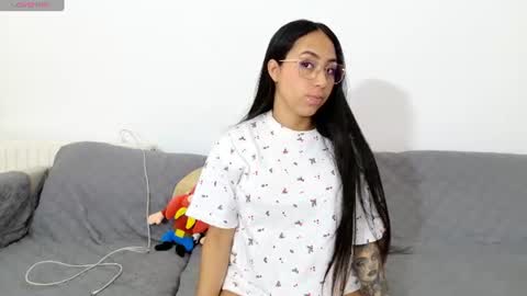Snapshot of vanessaadol chatting on 06-11-26, 10:02 vanessaadol online show from 06-11-26, 10:02
