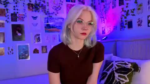Snapshot of vanessaaustin chatting on 07-13-26, 02:42 Vanessa online show from 07-13-26, 02:42