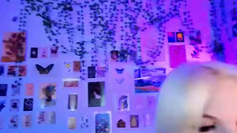 Snapshot of vanessaaustin chatting on 07-16-26, 03:07 Vanessa online show from 07-16-26, 03:07