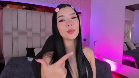 Snapshot of vanessaduval chatting on 11-11-25, 04:01 vanessaduval online show from 11-11-25, 04:01