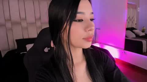 Snapshot of vanessaduval chatting on 11-13-25, 04:00 vanessaduval online show from 11-13-25, 04:00