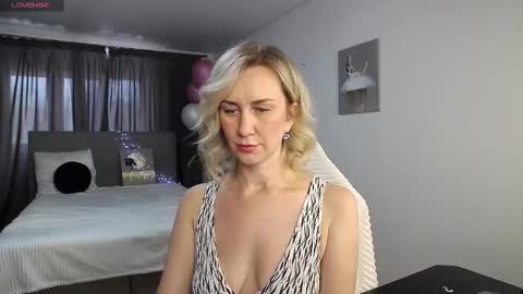 Snapshot of vanessakleiner chatting on 03-01-25, 11:50 Vanessa online show from 03-01-25, 11:50