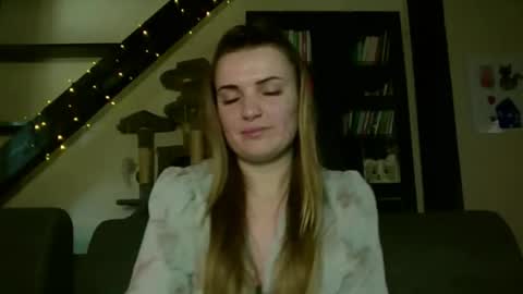 Vanessa online show from 03-19-26, 09:35