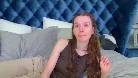 Snapshot of vanessavienne chatting on 04-21-26, 03:24 VanessaVienne online show from 04-21-26, 03:24