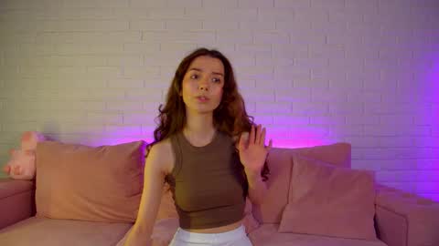 Snapshot of vanessavienne chatting on 04-26-26, 04:26 VanessaVienne online show from 04-26-26, 04:26