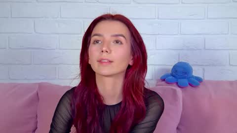 Snapshot of vanessavienne chatting on 05-17-26, 04:03 VanessaVienne online show from 05-17-26, 04:03