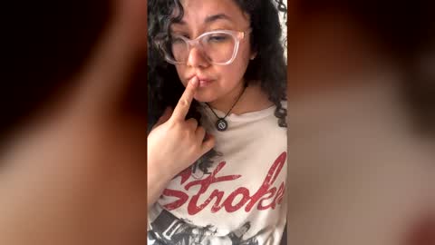 V A N E S S A  online show from 03-29-26, 03:45