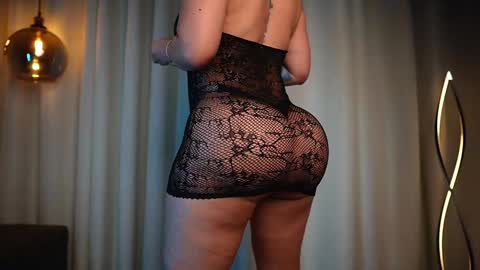 Snapshot of vaniaa_ chatting on 12-27-24, 05:31 Vania online show from 12-27-24, 05:31