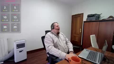 Snapshot of vanifer chatting on 07-15-26, 03:17 Vanifer online show from 07-15-26, 03:17