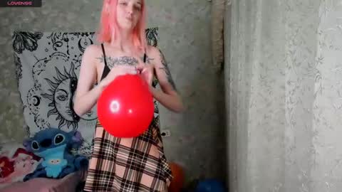 Snapshot of vanilla_arya chatting on 12-10-24, 11:22 Adelina online show from 12-10-24, 11:22