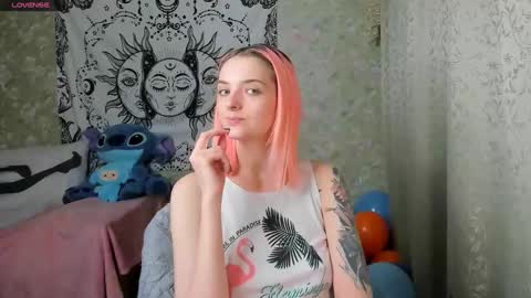 Snapshot of vanilla_arya chatting on 12-26-24, 10:26 Adelina online show from 12-26-24, 10:26