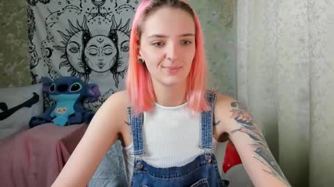 Snapshot of vanilla_arya chatting on 12-28-24, 08:16 Adelina online show from 12-28-24, 08:16