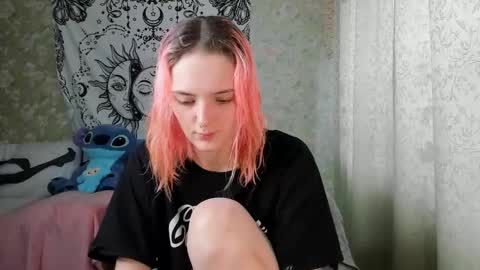 Snapshot of vanilla_arya chatting on 01-25-25, 09:26 Adelina online show from 01-25-25, 09:26