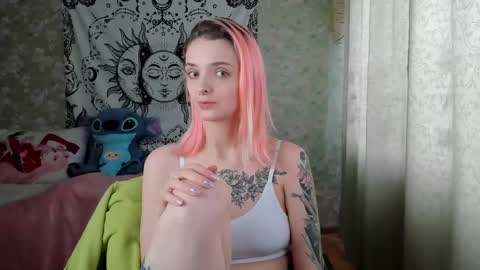 Snapshot of vanilla_arya chatting on 02-11-25, 09:53 Adelina online show from 02-11-25, 09:53