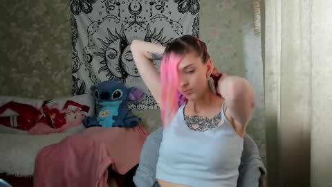 Snapshot of vanilla_arya chatting on 03-10-25, 10:15 Adelina online show from 03-10-25, 10:15