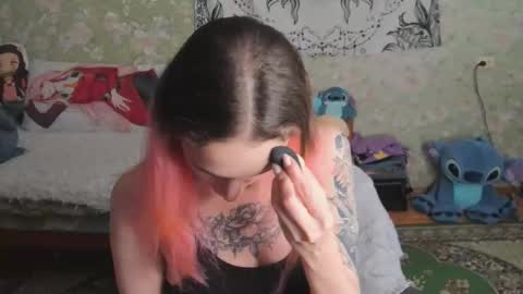 Snapshot of vanilla_arya chatting on 10-23-25, 10:03 Adelina online show from 10-23-25, 10:03