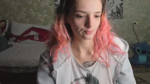 Snapshot of vanilla_arya chatting on 11-02-25, 09:44 Adelina online show from 11-02-25, 09:44