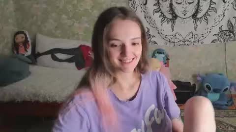 Snapshot of vanilla_arya chatting on 07-20-26, 09:12 Adelina online show from 07-20-26, 09:12