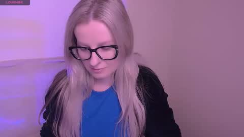 Mia online show from 11-19-25, 07:52