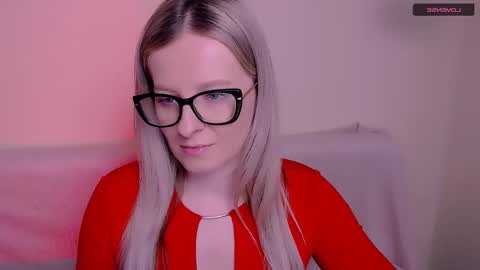 Mia online show from 01-12-26, 10:42