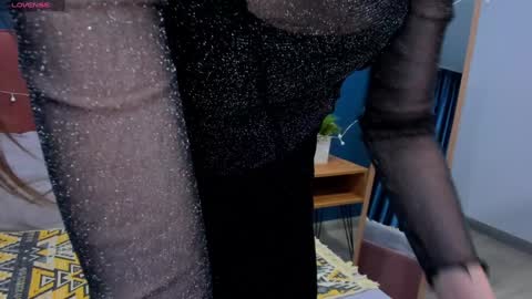 Snapshot of vanillakelly chatting on 12-23-24, 10:10 Sofia online show from 12-23-24, 10:10