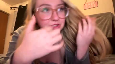 vanillapuddingpie online show from 12-09-24, 02:45