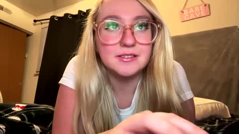 vanillapuddingpie online show from 01-08-25, 02:46