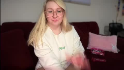 vanillapuddingpie online show from 03-03-25, 12:37