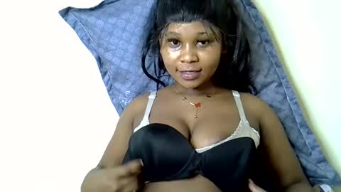 Snapshot of vanillavenus chatting on 09-27-25, 01:05 vanillavenus online show from 09-27-25, 01:05