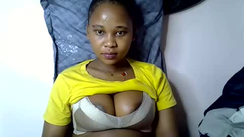 Snapshot of vanillavenus chatting on 10-17-25, 10:45 vanillavenus online show from 10-17-25, 10:45