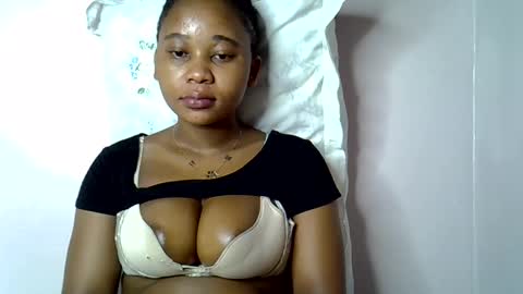 Snapshot of vanillavenus chatting on 10-24-25, 10:50 vanillavenus online show from 10-24-25, 10:50