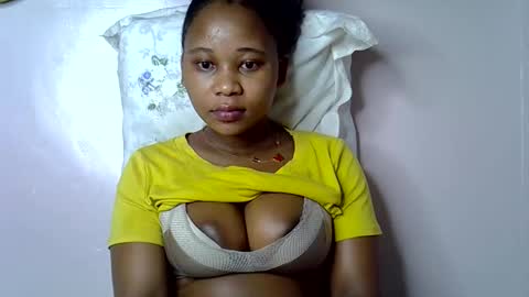 Snapshot of vanillavenus chatting on 10-28-25, 10:45 vanillavenus online show from 10-28-25, 10:45