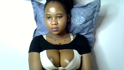 Snapshot of vanillavenus chatting on 10-31-25, 10:44 vanillavenus online show from 10-31-25, 10:44