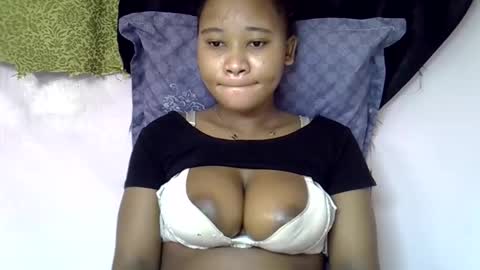 Snapshot of vanillavenus chatting on 11-26-25, 10:33 vanillavenus online show from 11-26-25, 10:33