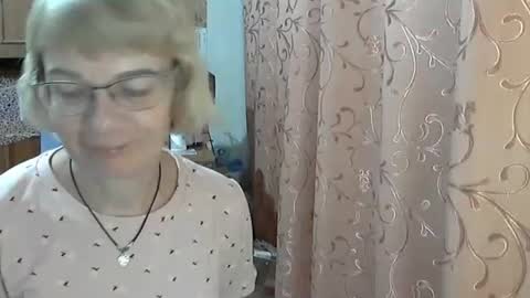 Snapshot of vanillaxcreamy chatting on 12-12-24, 02:44 Vanillaxcreamy online show from 12-12-24, 02:44