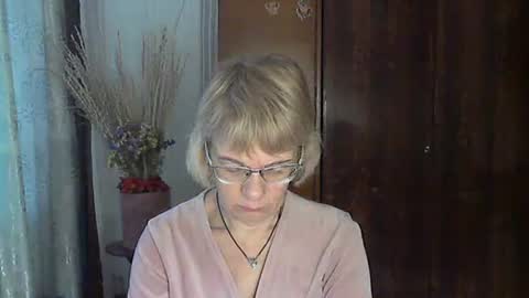 Snapshot of vanillaxcreamy chatting on 12-27-24, 11:28 Vanillaxcreamy online show from 12-27-24, 11:28
