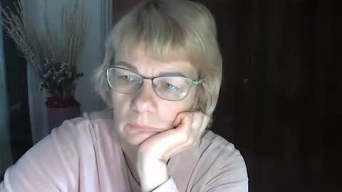 Snapshot of vanillaxcreamy chatting on 12-28-24, 10:58 Vanillaxcreamy online show from 12-28-24, 10:58