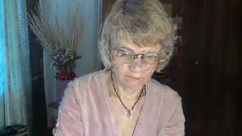 Snapshot of vanillaxcreamy chatting on 01-08-25, 12:05 Vanillaxcreamy online show from 01-08-25, 12:05