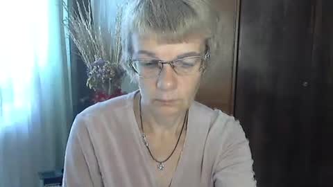 Snapshot of vanillaxcreamy chatting on 10-15-25, 08:14 Vanillaxcreamy online show from 10-15-25, 08:14