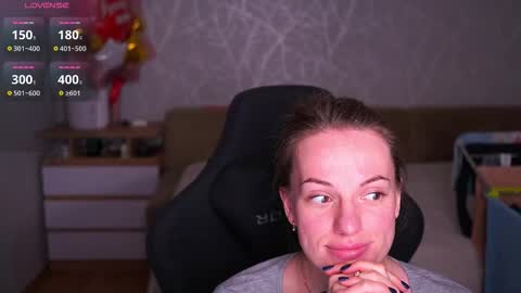 Sophie online show from 10-21-25, 04:51