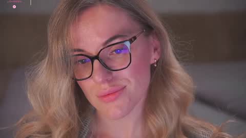 Sophie online show from 04-03-26, 10:41