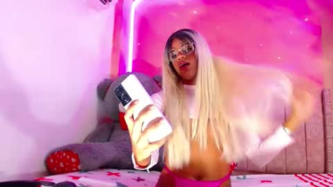 Snapshot of vannesa01 chatting on 02-18-25, 07:41 vannesa01 online show from 02-18-25, 07:41