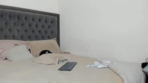 Vannesa online show from 03-04-25, 02:17